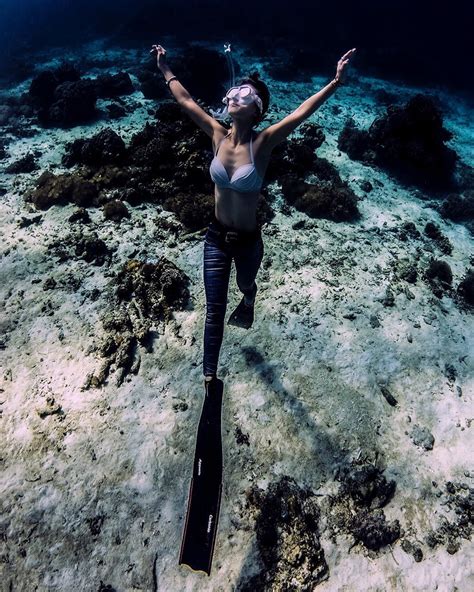 Allisons Underwater Nude Freediving